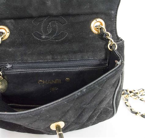 chanel vintage crossbody bag.